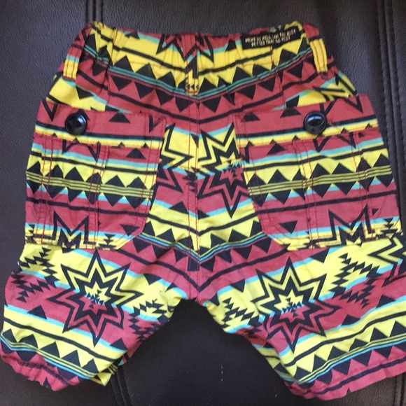 Boys Shorts Sz 2-3 Like New by Bit’Z Kids - Picture 3 of 4